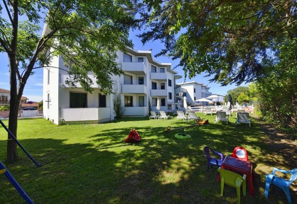 Residence Марина-ді-Чечина Екстер'єр фото